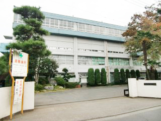 　寺尾中学校