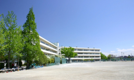  本郷中学校