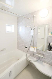  ■ゆったり使える1坪タイプの浴室！